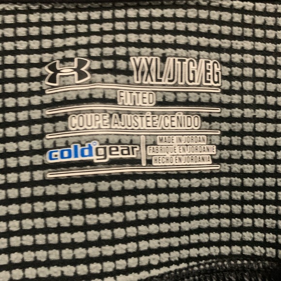 Nice under armor cool gear shirt - Picture 3 of 3